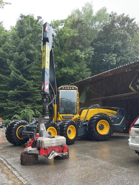 EcoLog 590 F vor dem Werkhof